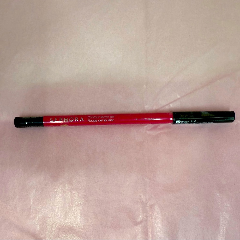 New in Package Sephora Rouge Gel Lip Liner in the Hot Pink Colour “Dragon Fruit”